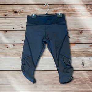 LULULEMON | Grey Cropped Leggings